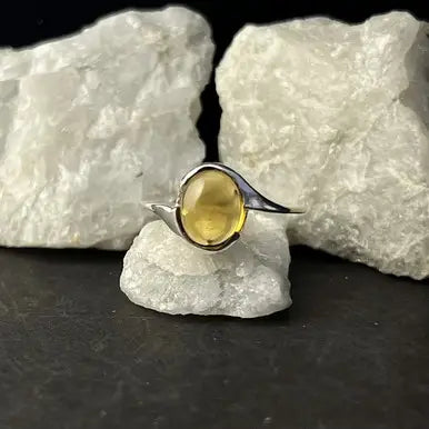 Honey Quartz Ring Cab Twist Size 6