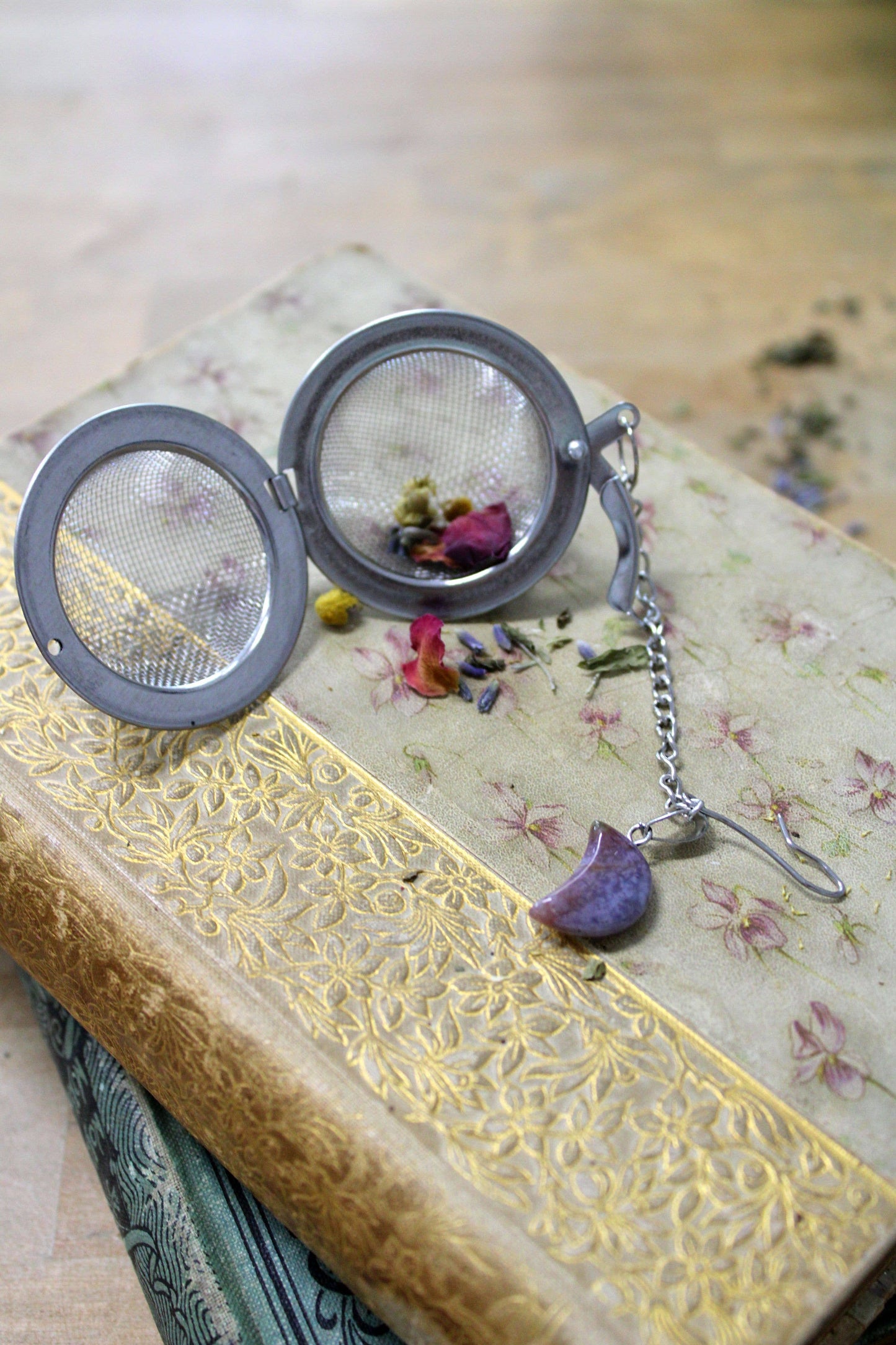 Crystal Moon Tea Ball Infuser – 2" Stainless Steel Loose Leaf Strainer