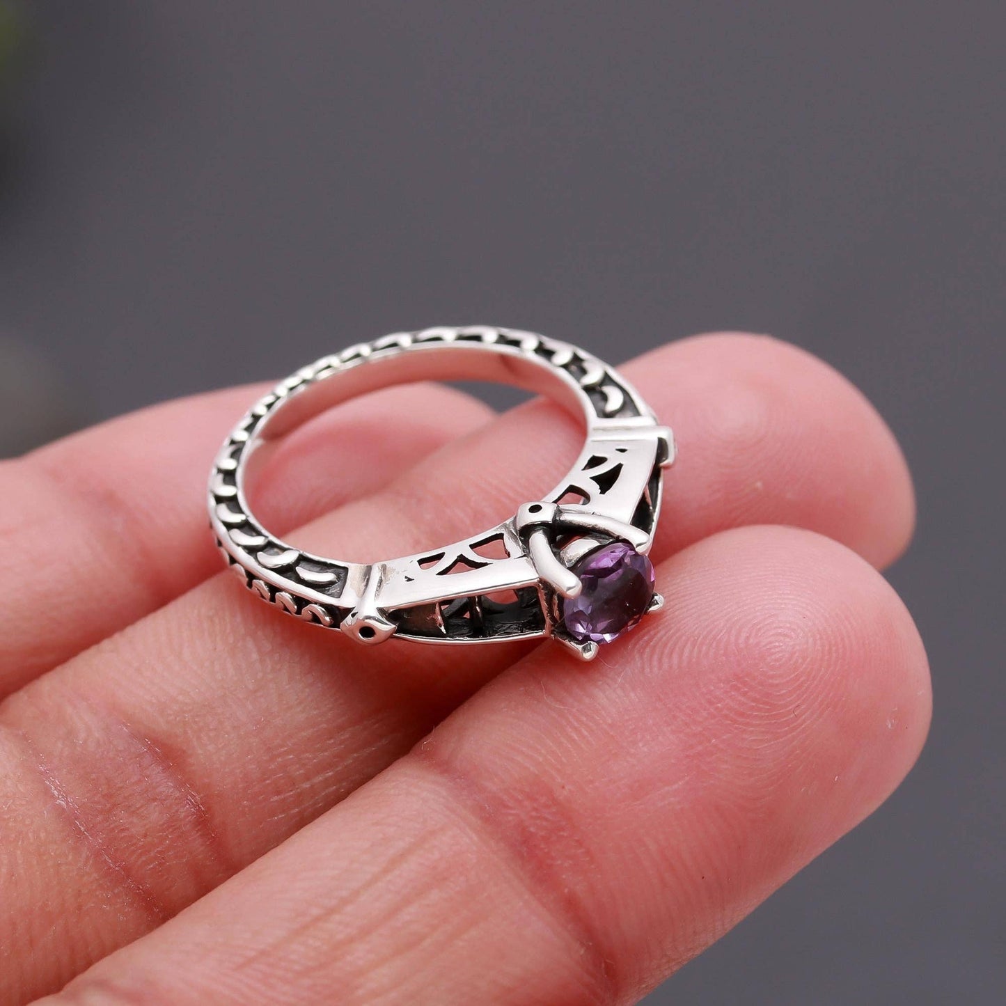 925 Silver Antique-Style Amethyst Solitaire Ring Size 9