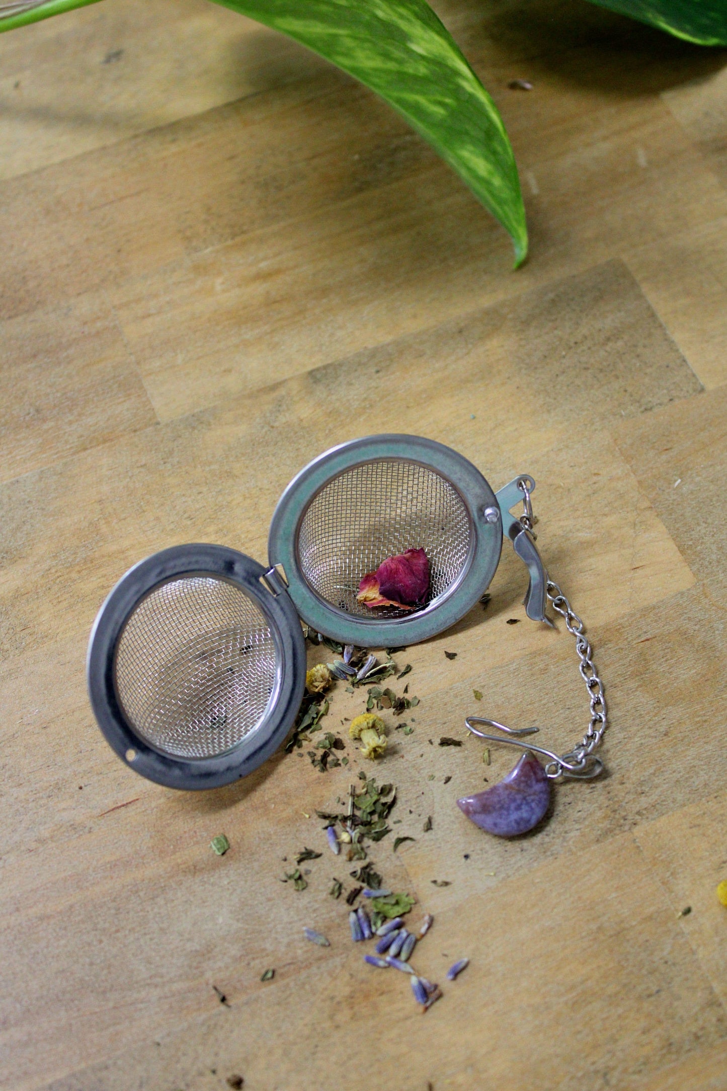 Crystal Moon Tea Ball Infuser – 2" Stainless Steel Loose Leaf Strainer
