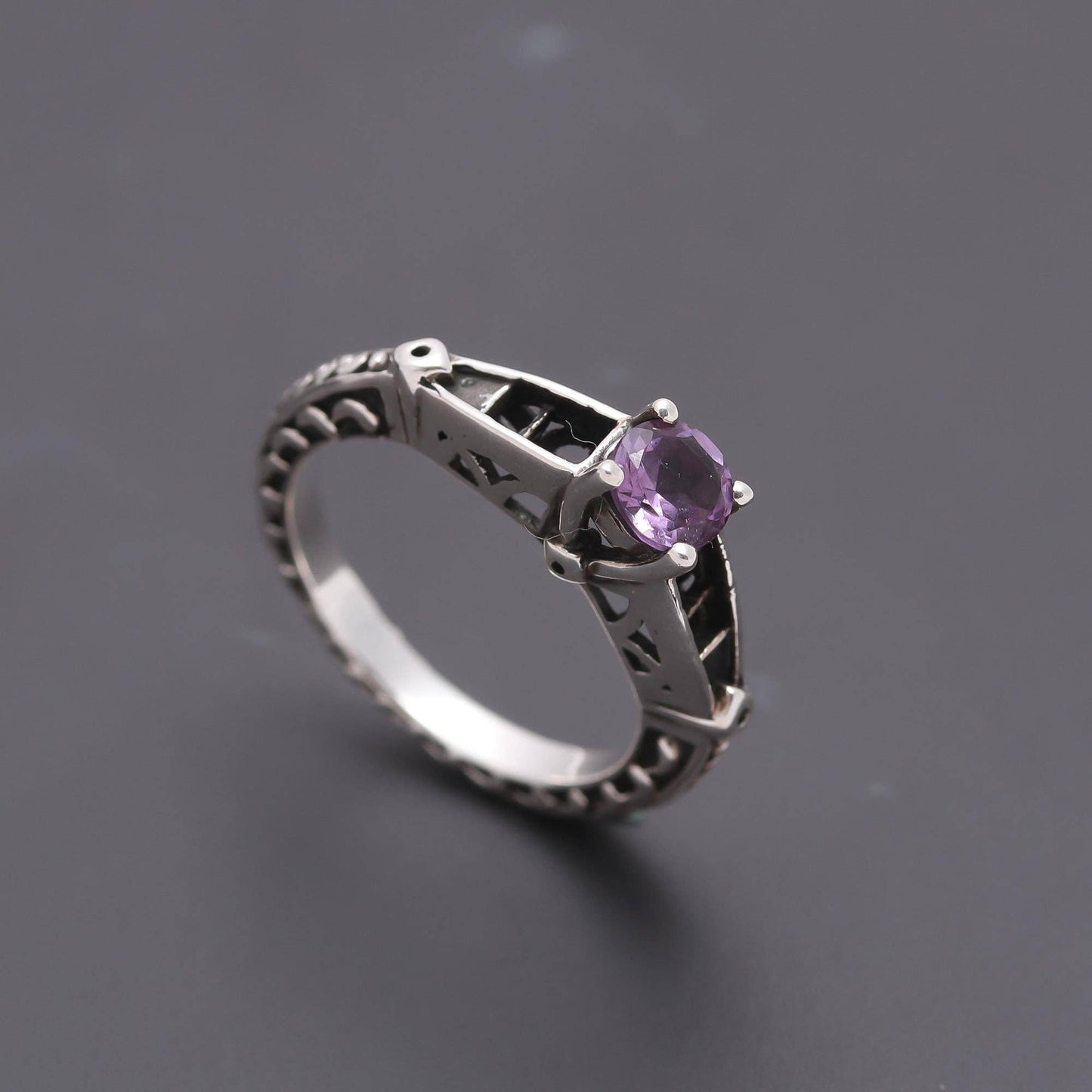 925 Silver Antique-Style Amethyst Solitaire Ring Size 9